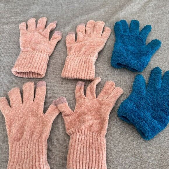 KM024-Gloves--3 Pair, Pink‎ x2, Blue fluffy x1- - Picture 1 of 4